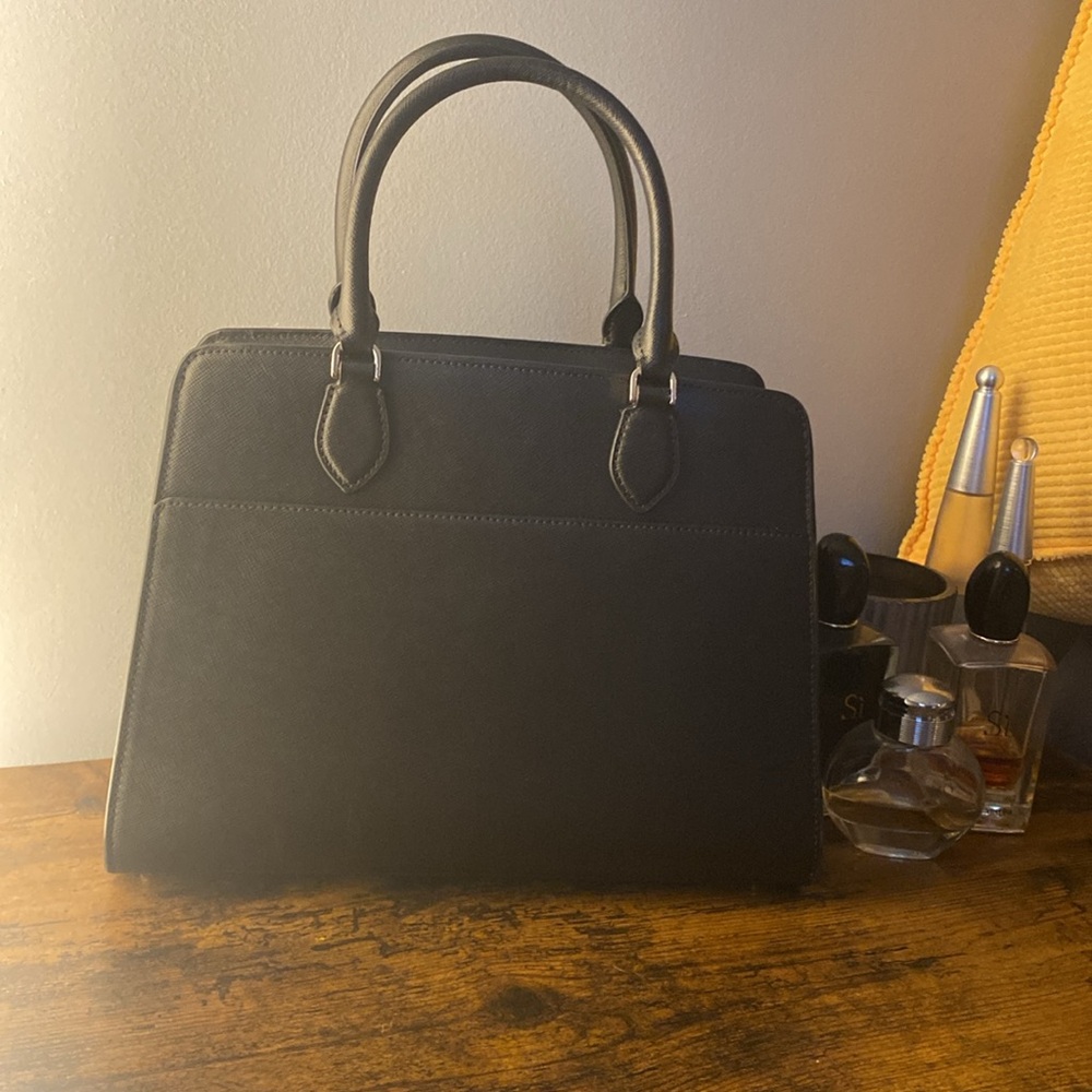 Black Kate Spade M Purse• - Picture 5 of 7